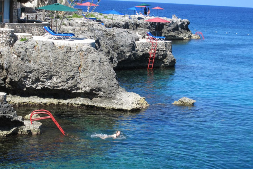 Negril Cliffs Exploration image 1