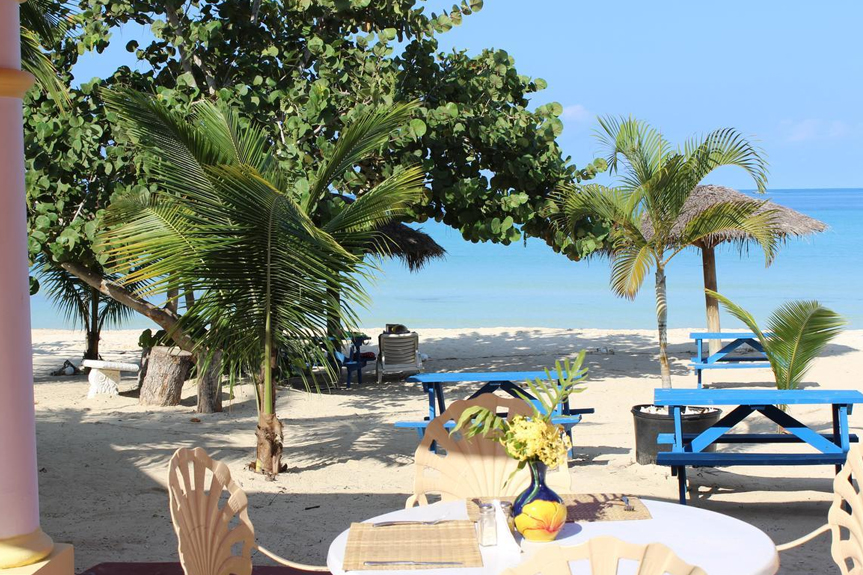 Beachcomber Club Resort thumbnail 3
