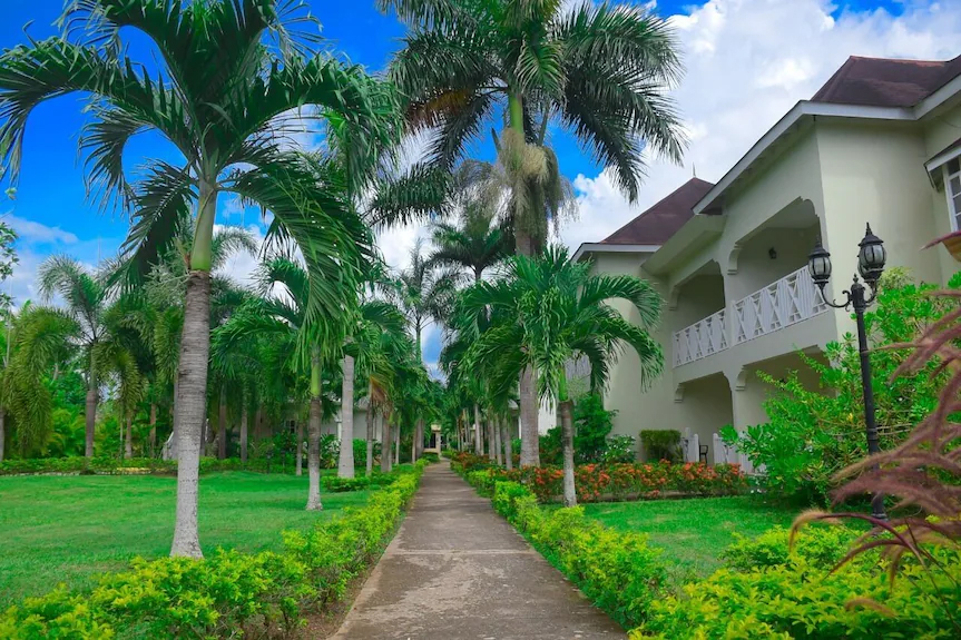 Coral Seas Garden Resort image 1