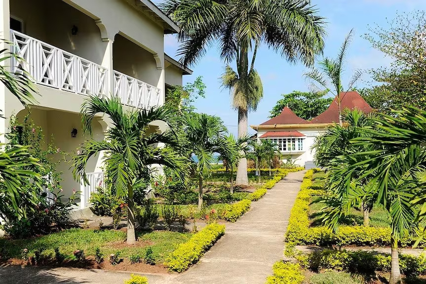 Coral Seas Garden Resort thumbnail 3
