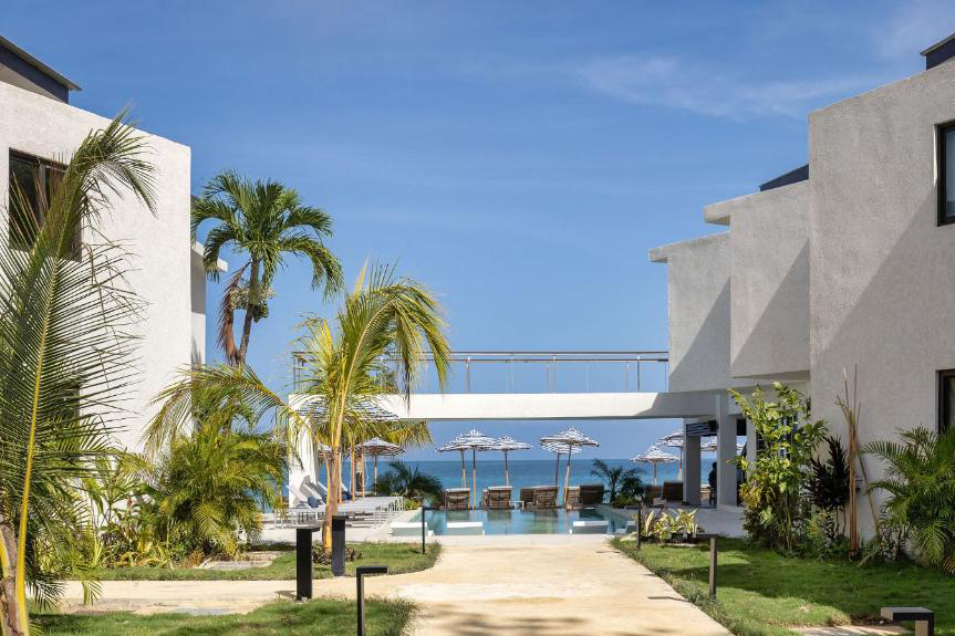 Firefly Beach Cottages & Suites thumbnail 2