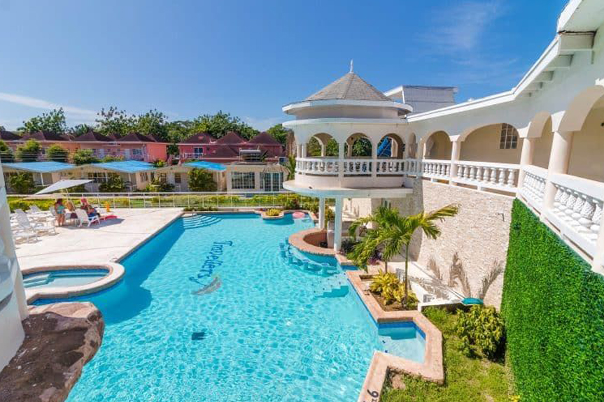 Travellers Beach Resort image 1